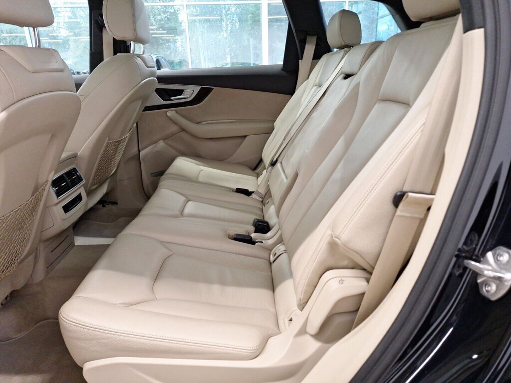 Audi Q7 2017 Musta