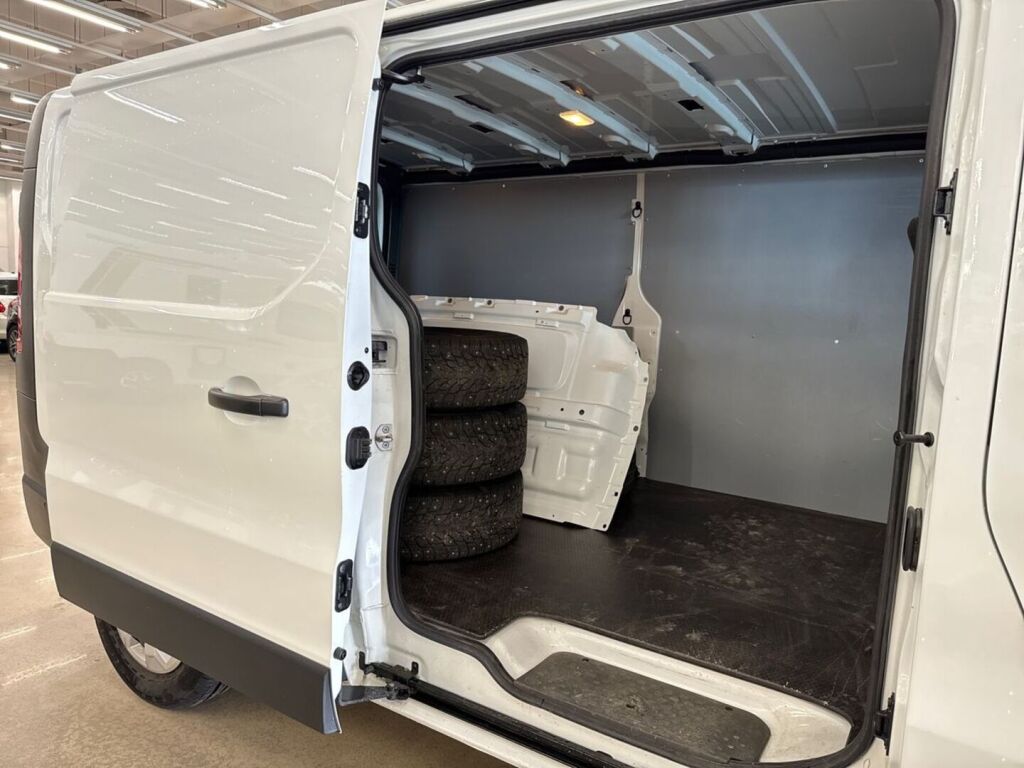 Renault Trafic 2022 Valkoinen