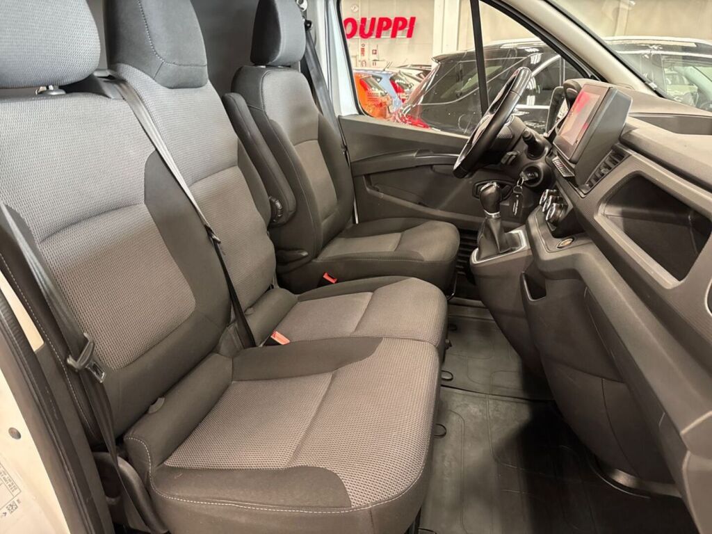 Renault Trafic 2022 Valkoinen