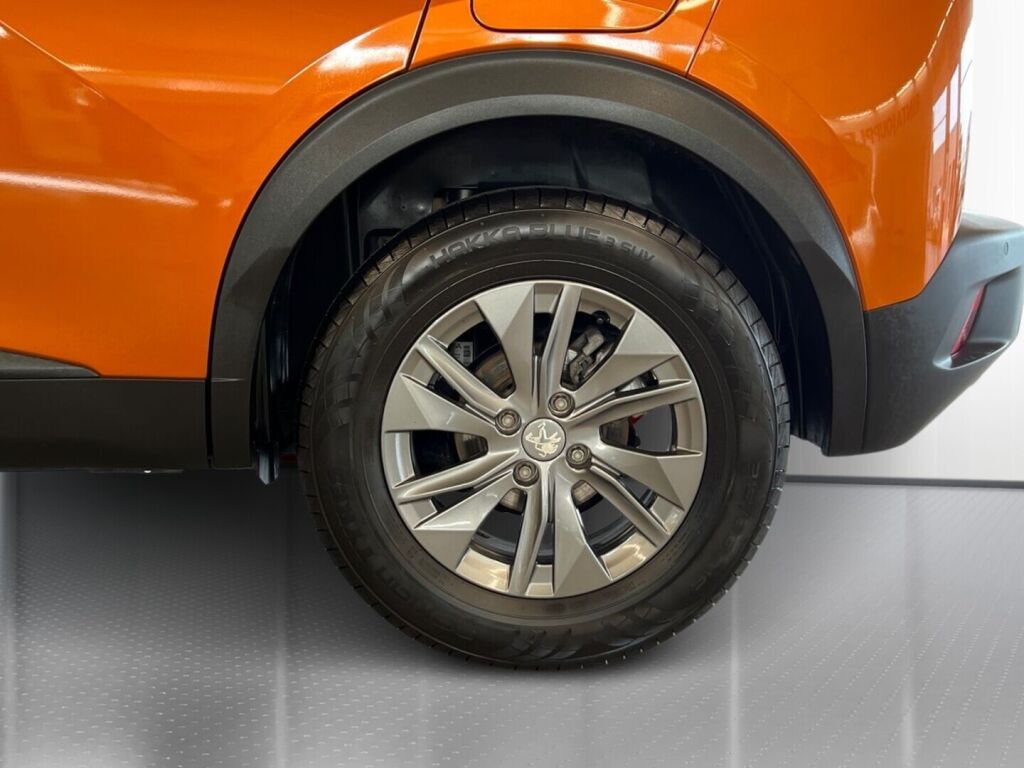 Peugeot 2008 2022 Oranssi