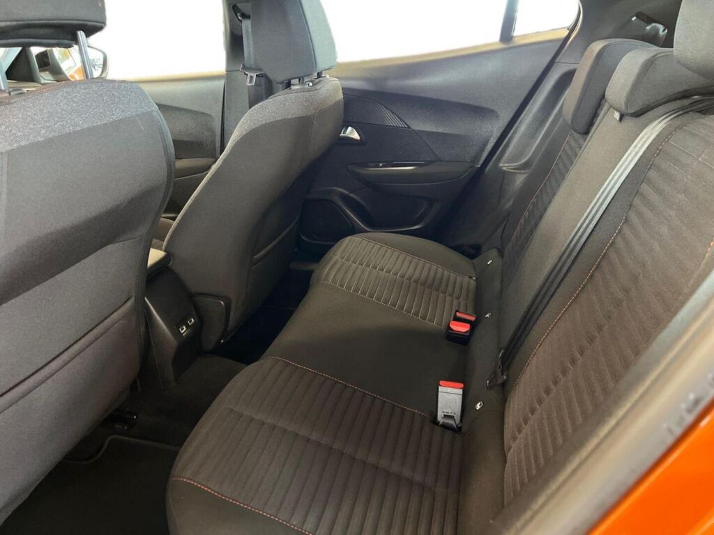 Peugeot 2008 2022 Oranssi