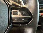 Peugeot 2008 2022 Oranssi