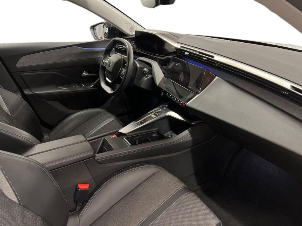 Peugeot 308 2022 Valkoinen