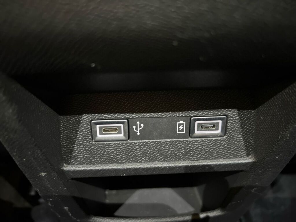 Peugeot 308 2022 Valkoinen