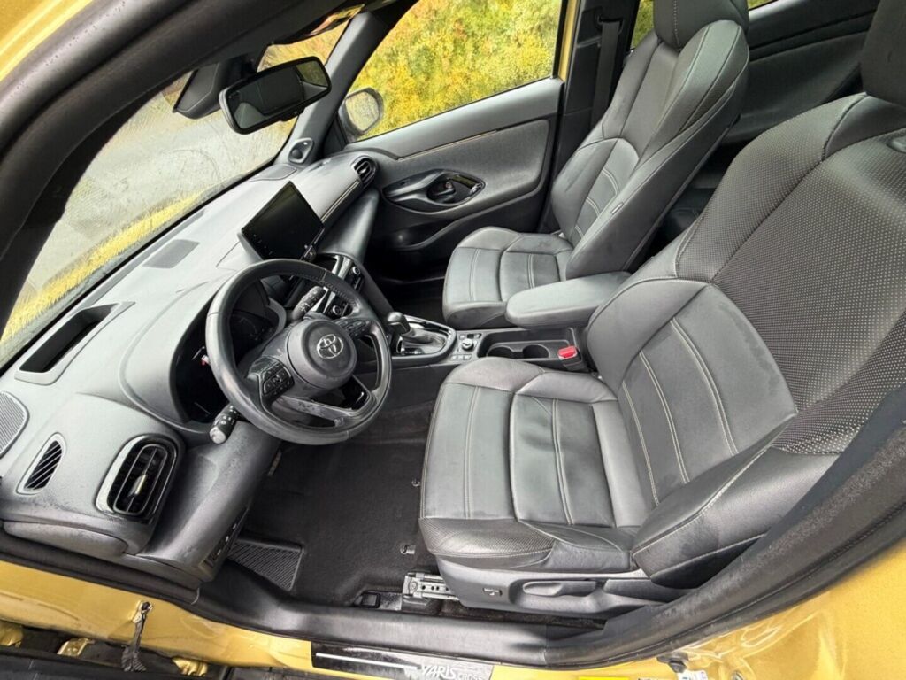 Toyota Yaris Cross 2022 Keltainen