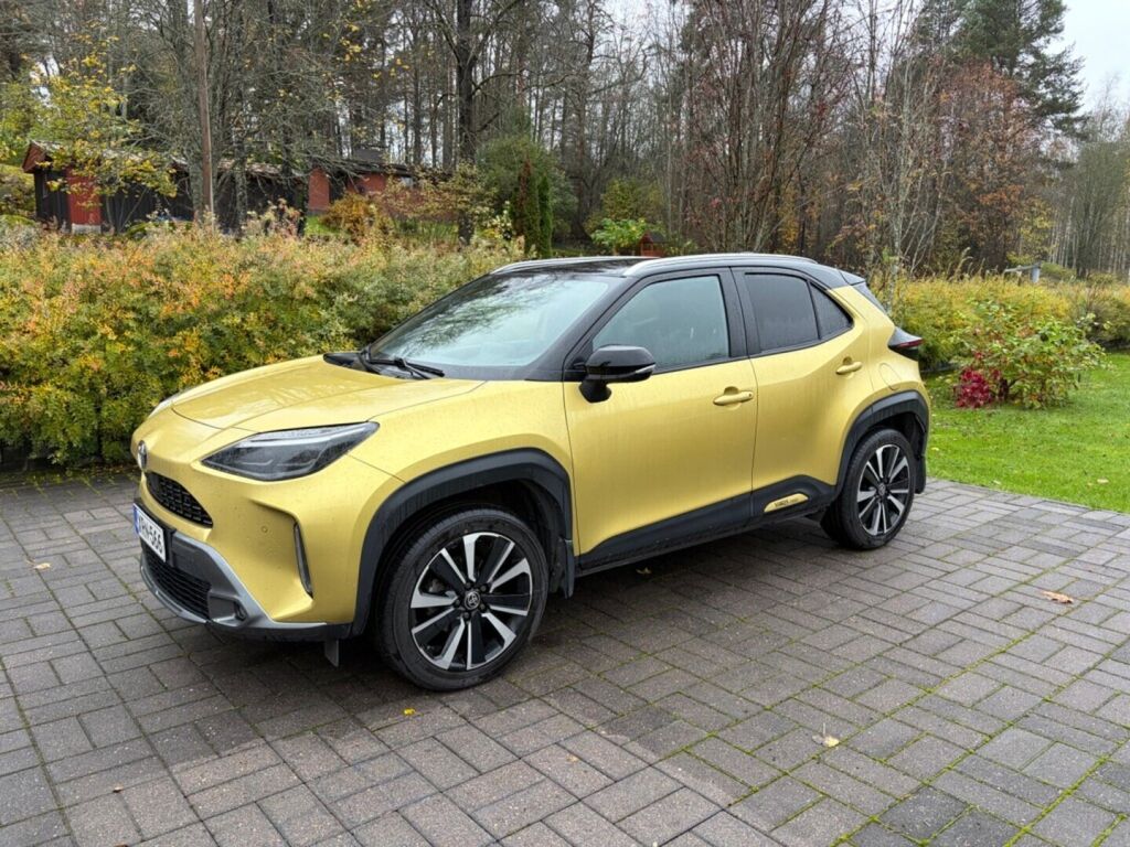 Toyota Yaris Cross 2022 Keltainen