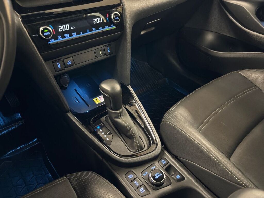 Toyota Yaris Cross 2022 Keltainen