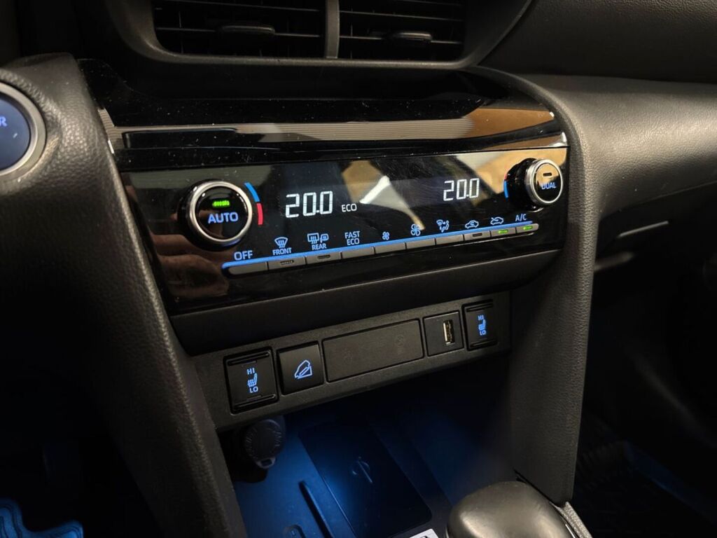 Toyota Yaris Cross 2022 Keltainen