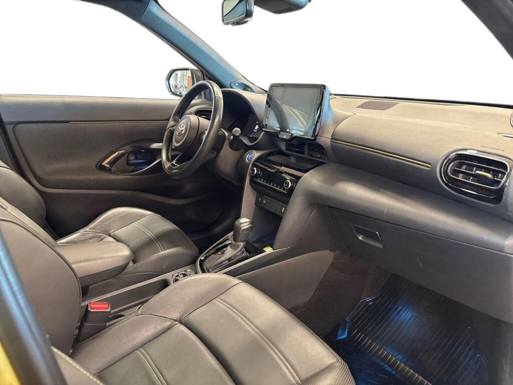 Toyota Yaris Cross 2022 Keltainen