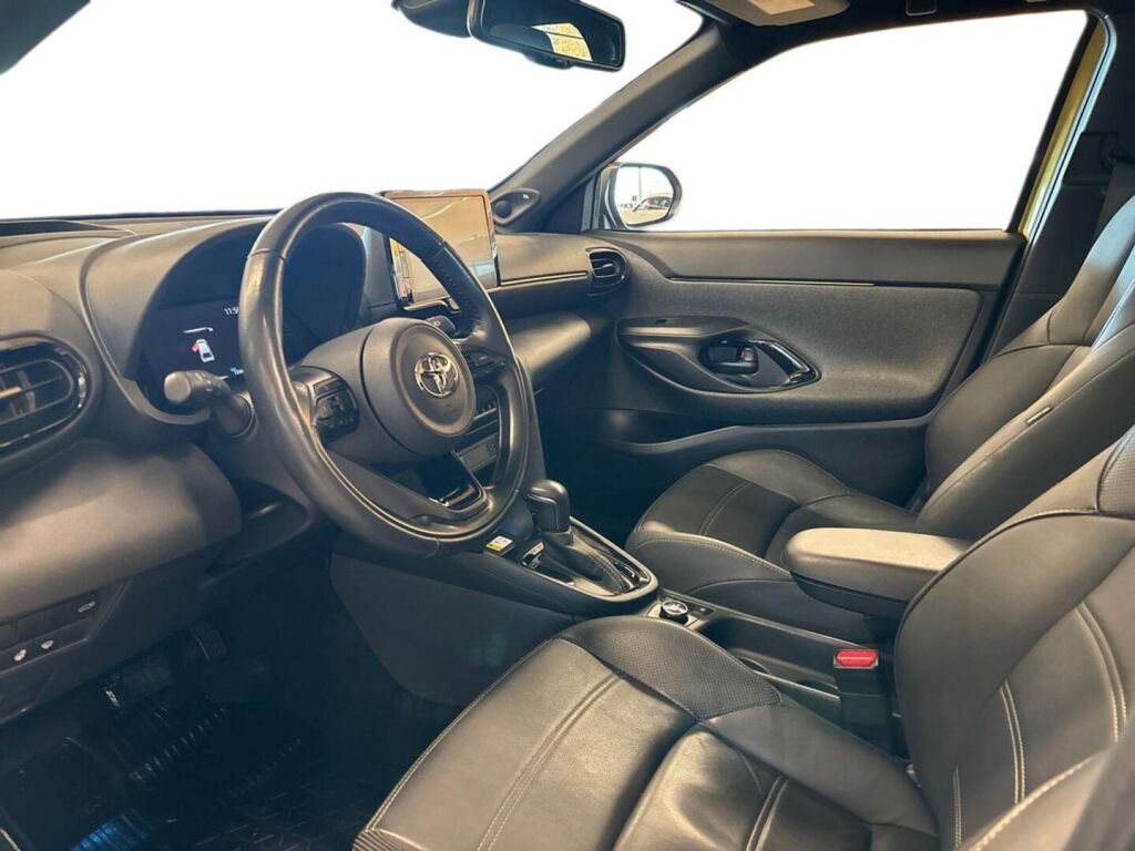 Toyota Yaris Cross 2022 Keltainen