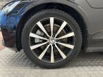 Volvo V60 2022 Musta