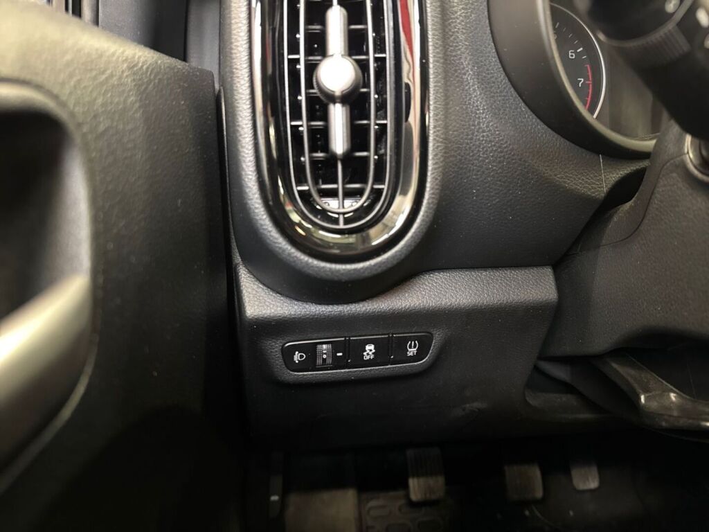 Kia Picanto 2022 Musta