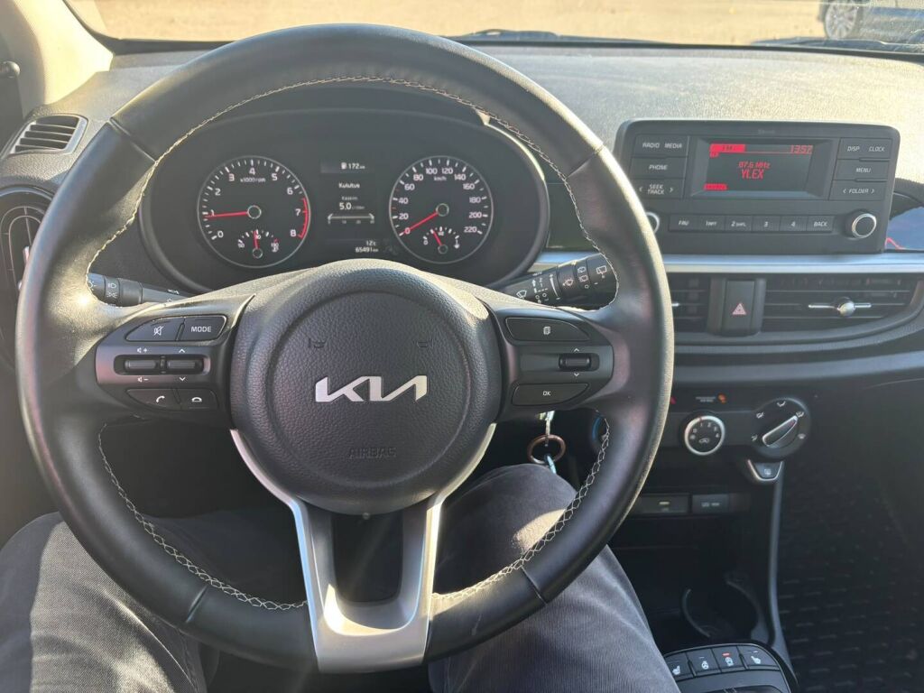 Kia Picanto 2022 Musta