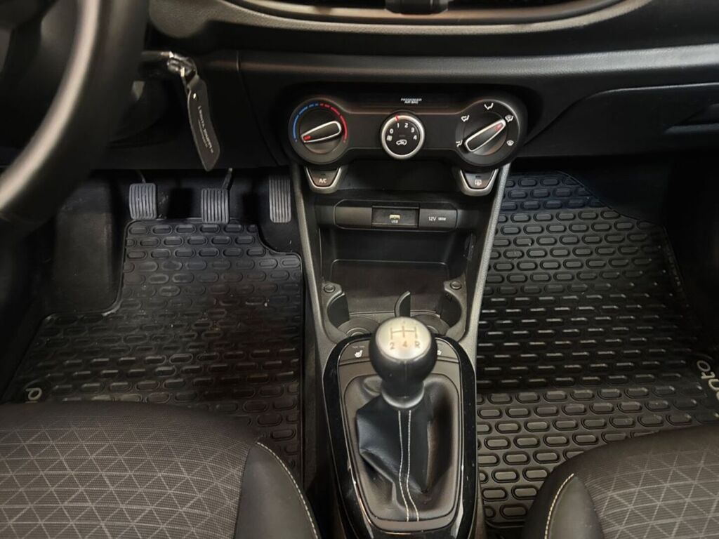 Kia Picanto 2022 Musta