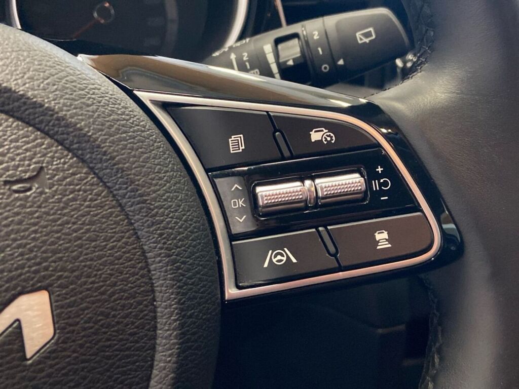 Kia XCeed 2023 Musta