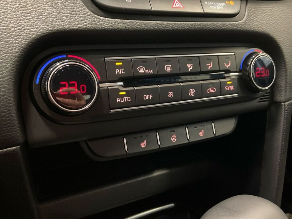 Kia XCeed 2023 Musta