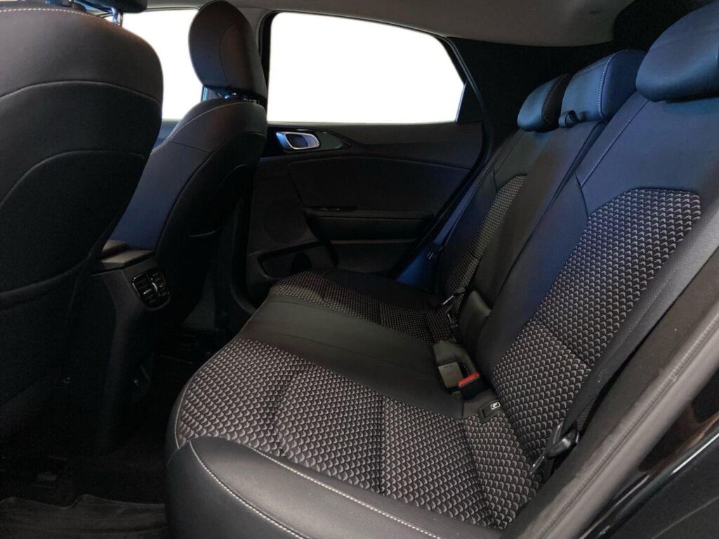 Kia XCeed 2023 Musta