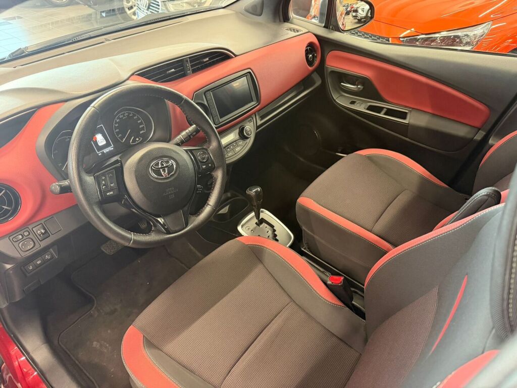 Toyota Yaris 2020 Punainen