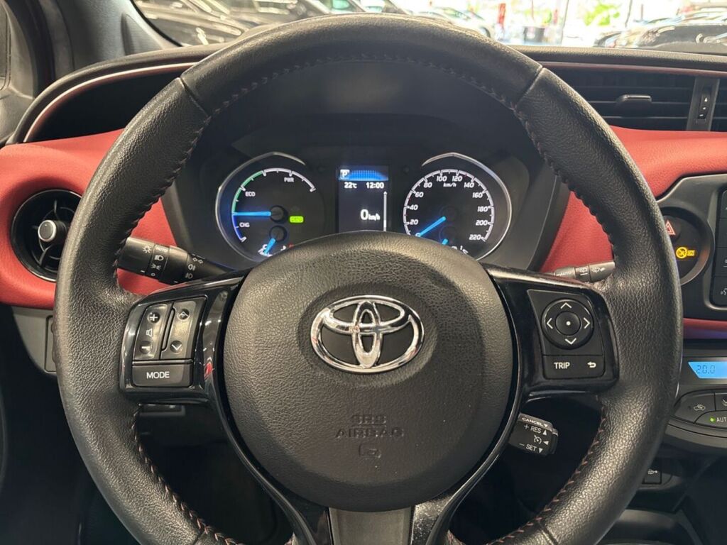 Toyota Yaris 2020 Punainen