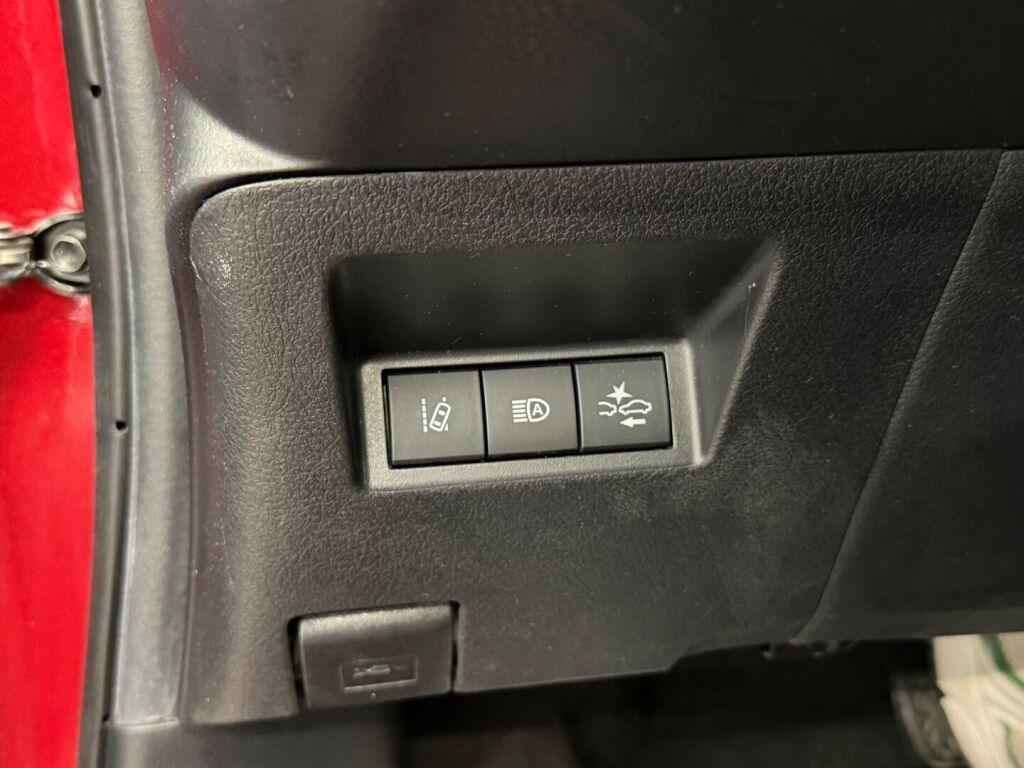 Toyota Yaris 2020 Punainen