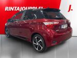 Toyota Yaris 2020 Punainen