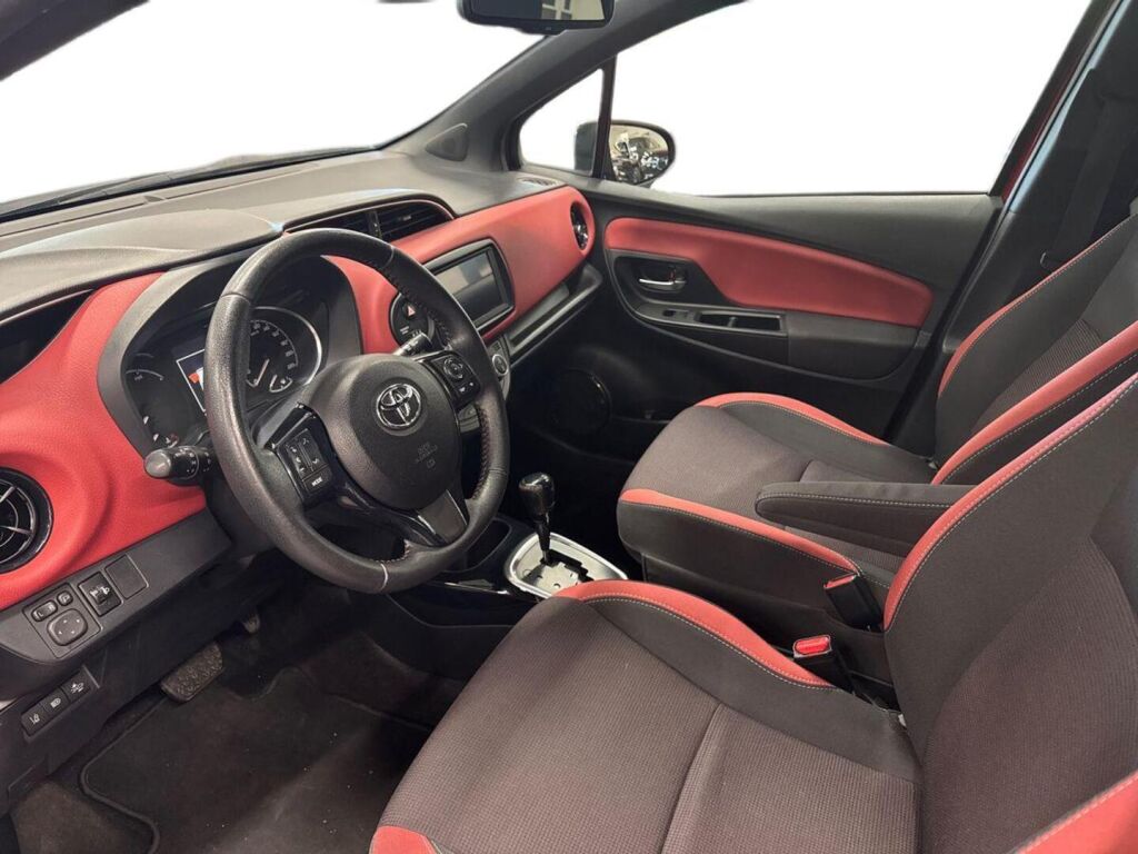 Toyota Yaris 2020 Punainen