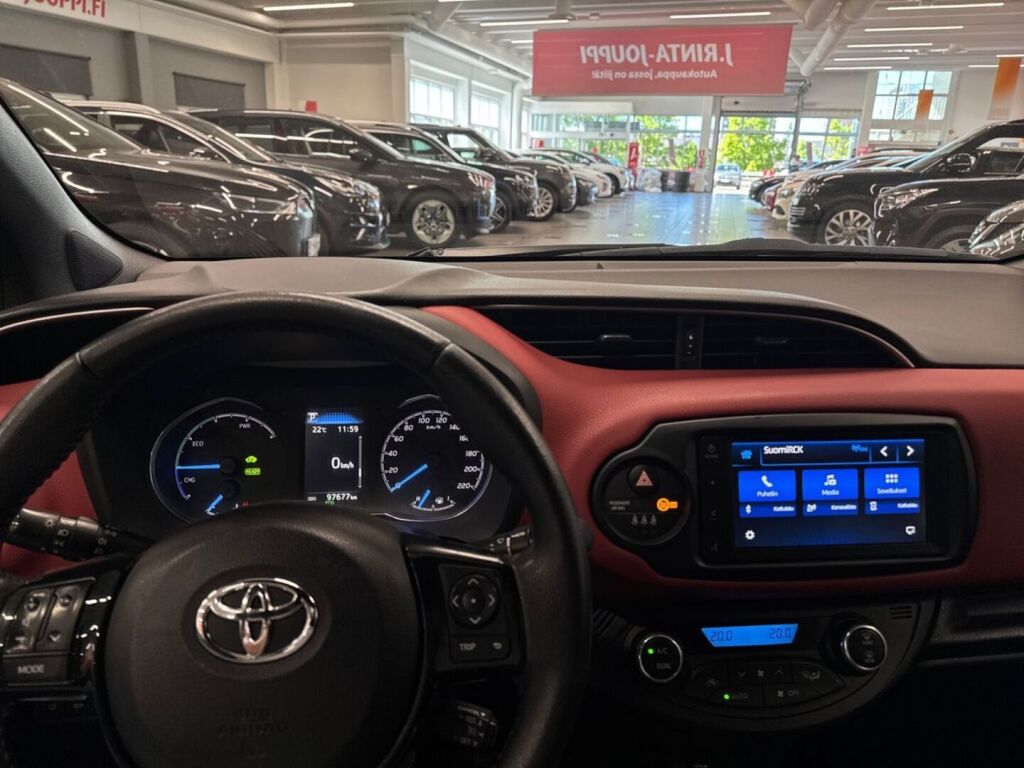 Toyota Yaris 2020 Punainen