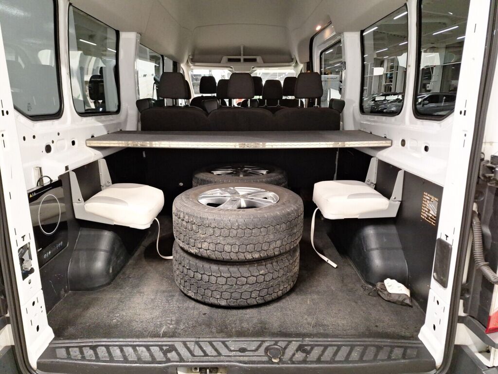 Ford Transit 2019 Valkoinen