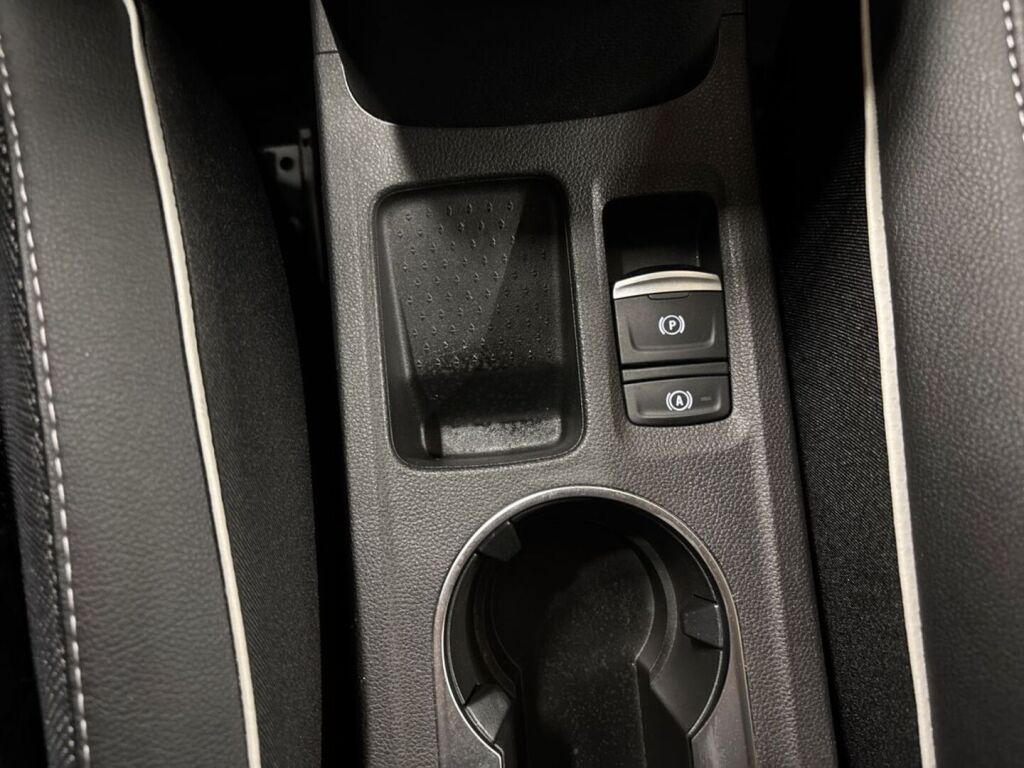 Renault Captur 2023 Punainen