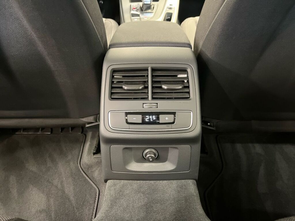 Audi A4 2023 Valkoinen
