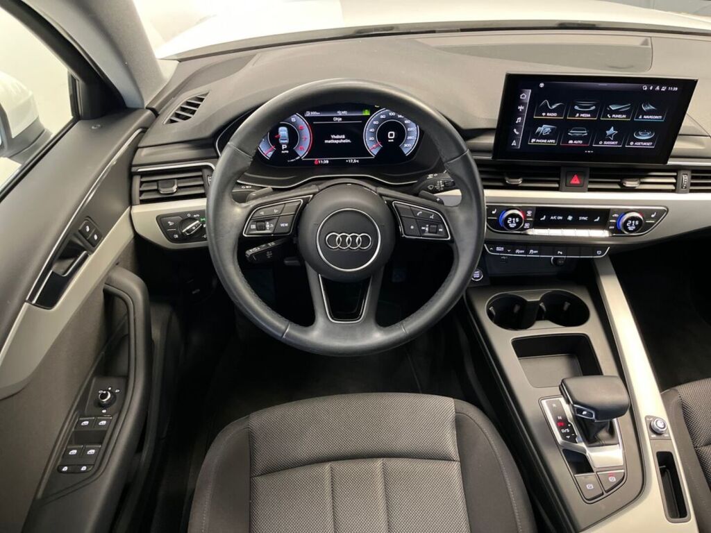 Audi A4 2023 Valkoinen