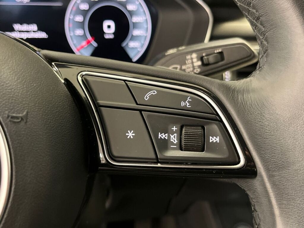 Audi A4 2023 Valkoinen