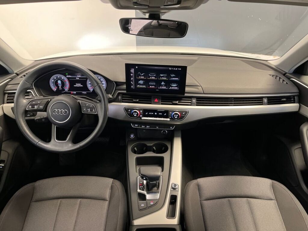 Audi A4 2023 Valkoinen