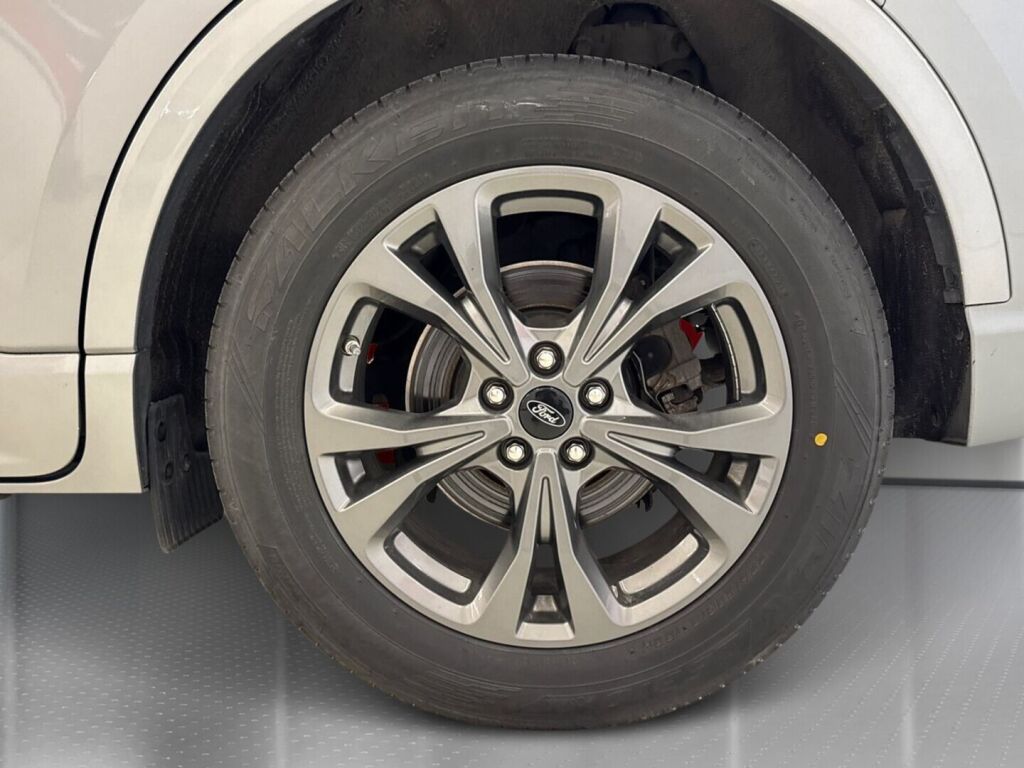 Ford Kuga 2020 Harmaa