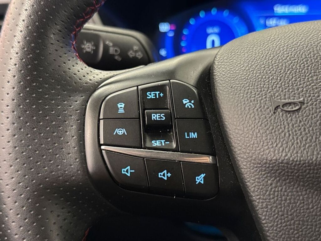 Ford Kuga 2020 Harmaa