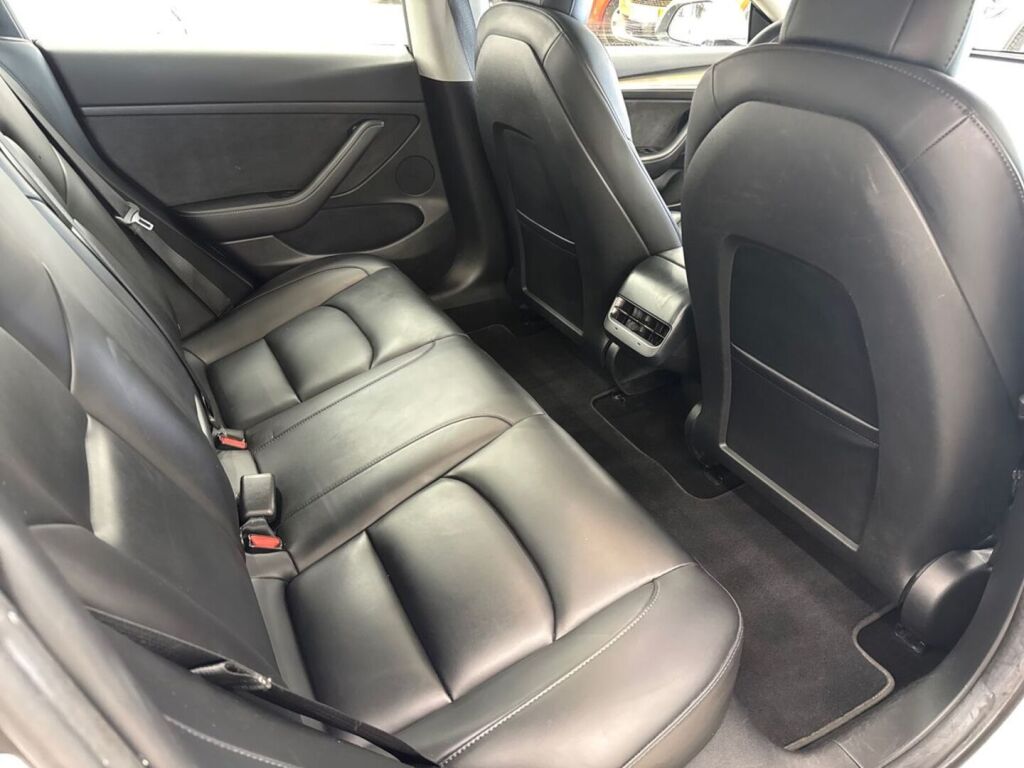 Tesla Model 3 2021 Valkoinen