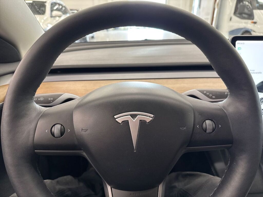 Tesla Model 3 2021 Valkoinen