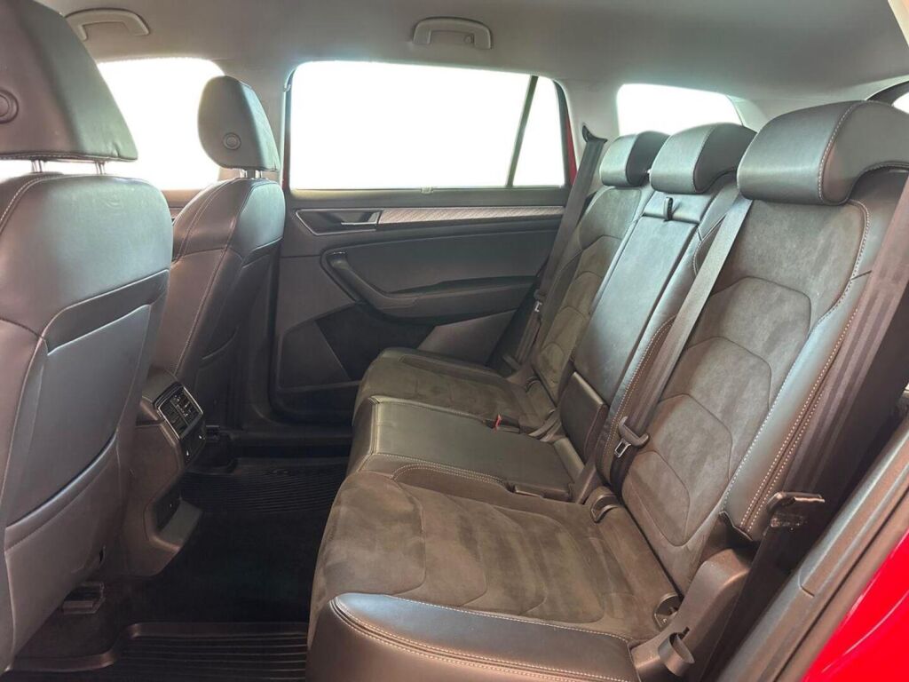 Skoda Kodiaq 2023 Punainen