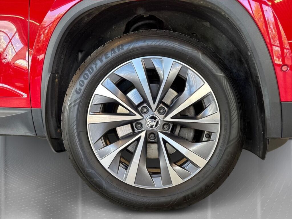 Skoda Kodiaq 2023 Punainen