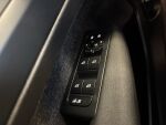 Volvo XC40 2023 Musta
