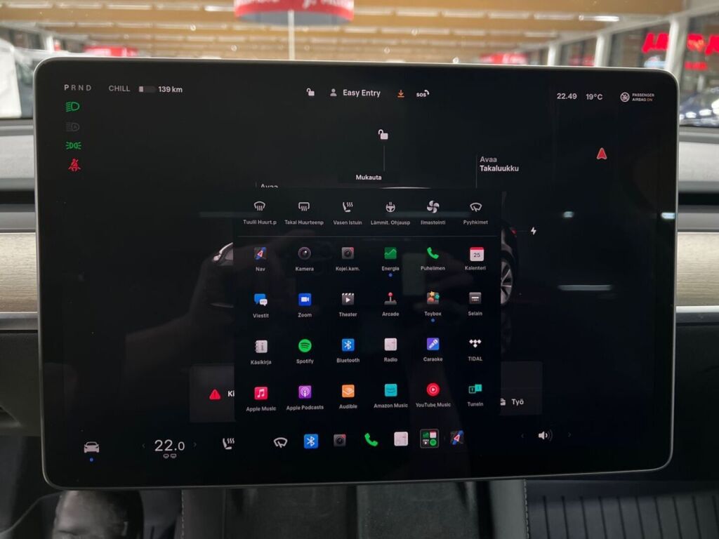 Tesla Model Y 2023 Musta