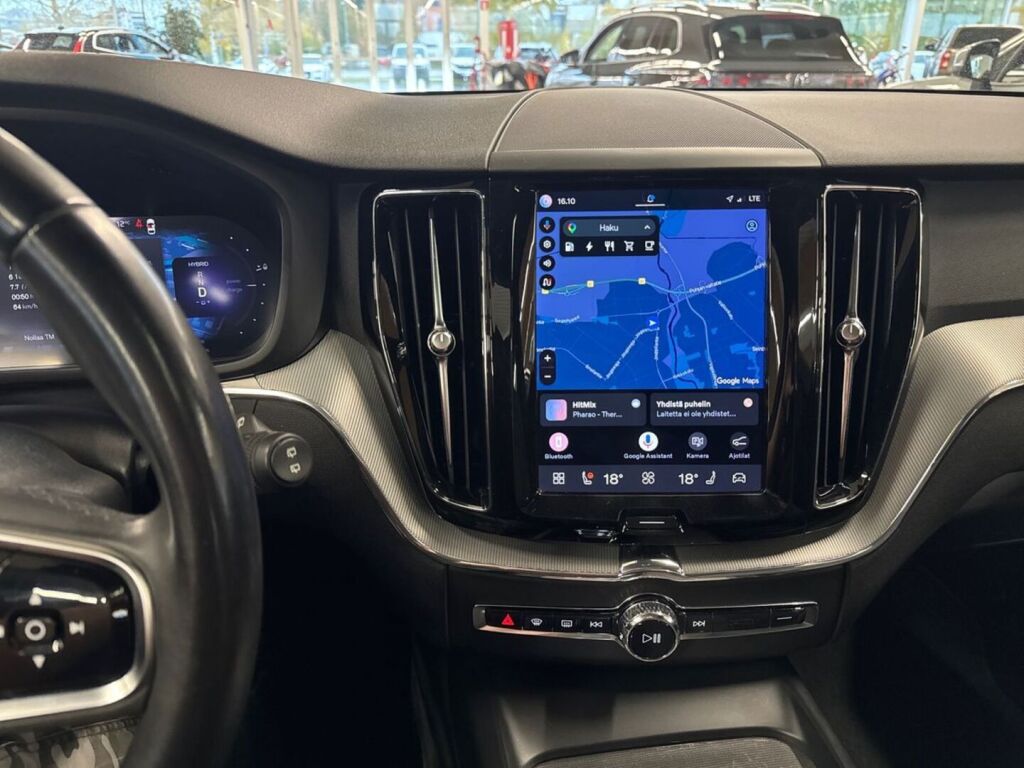 Volvo XC60 2023 Musta