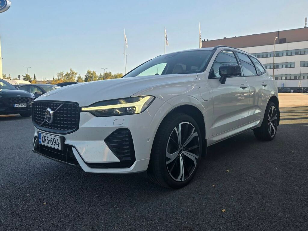 Volvo XC60 2023 Valkoinen