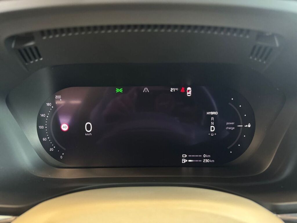 Volvo XC60 2023 Metallinhohto Valkoinen