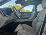 Volvo XC60 2023 Valkoinen