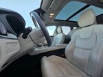 Volvo XC60 2023 Valkoinen