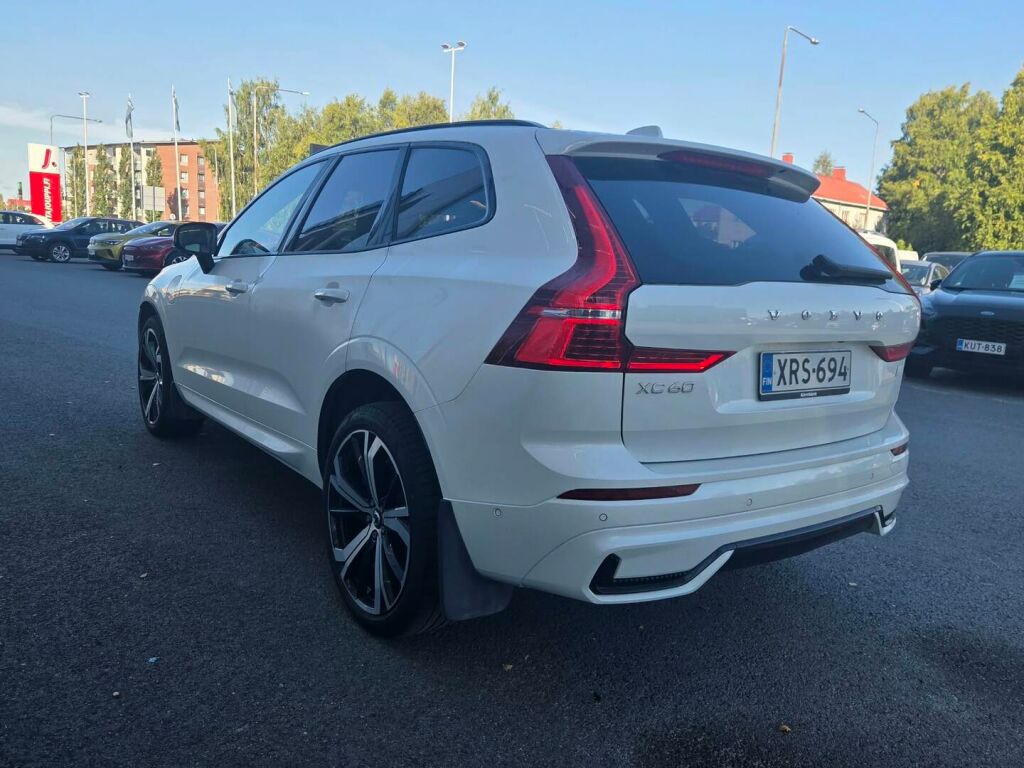 Volvo XC60 2023 Valkoinen