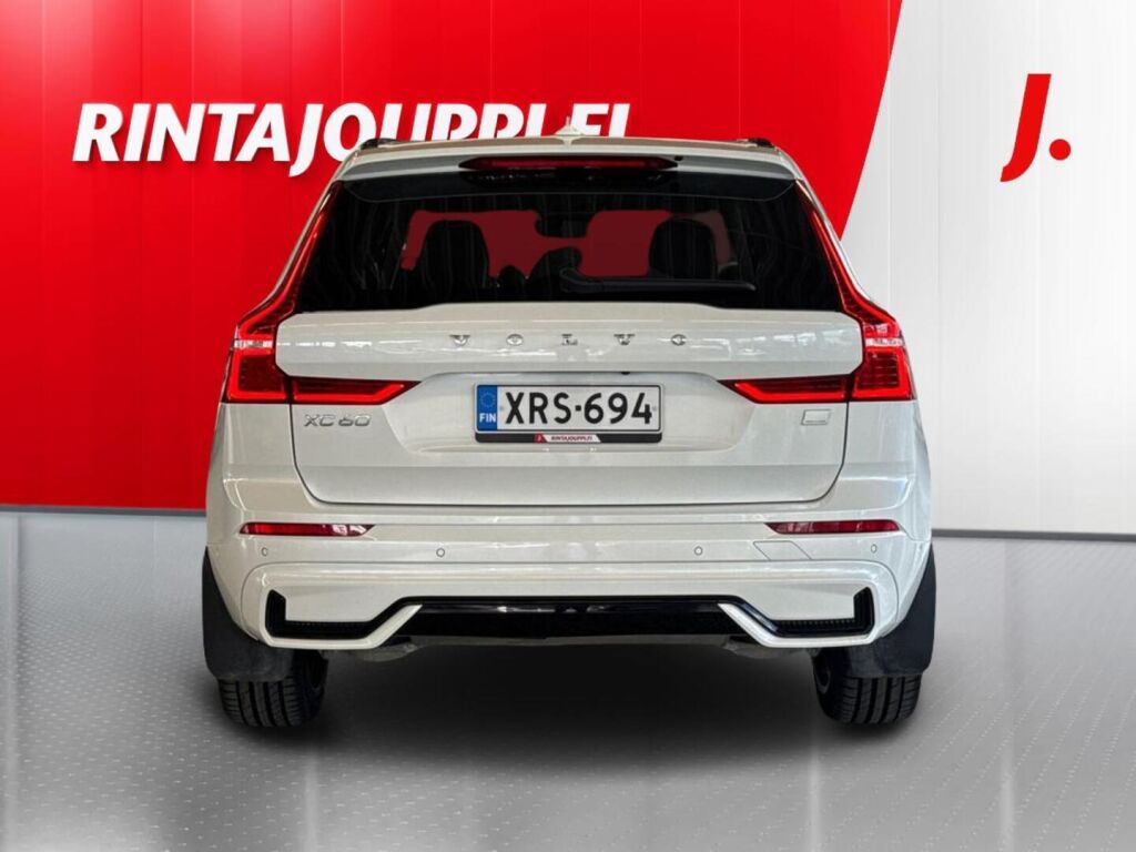 Volvo XC60 2023 Metallinhohto Valkoinen