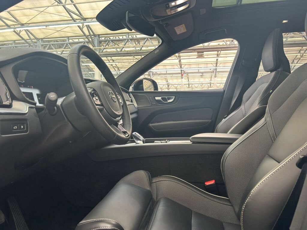 Volvo XC60 2023 Sininen metalli(Denim Blue)