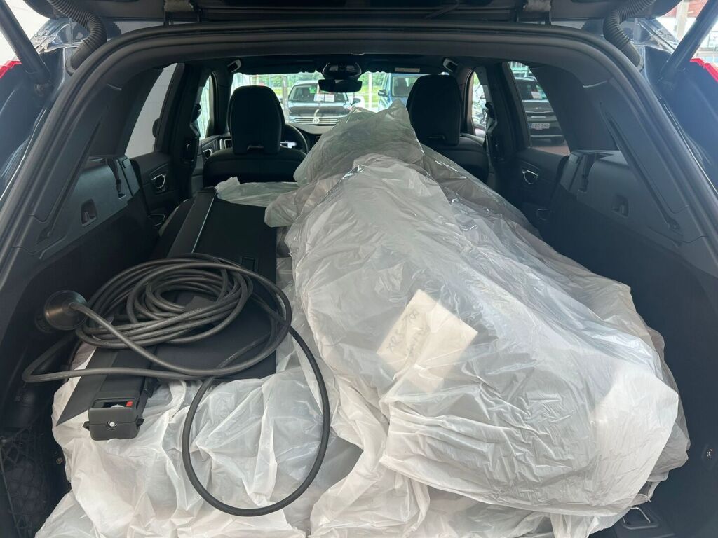 Volvo XC60 2023 Sininen metalli(Denim Blue)